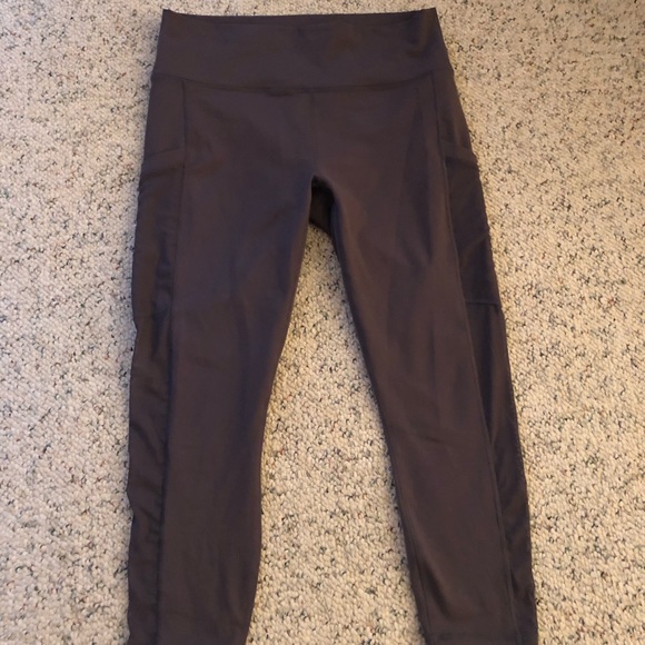 Plum Fabletics Capri Leggings - Picture 4 of 5